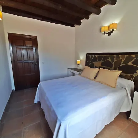Apartment Romantic In With Shared Pool *