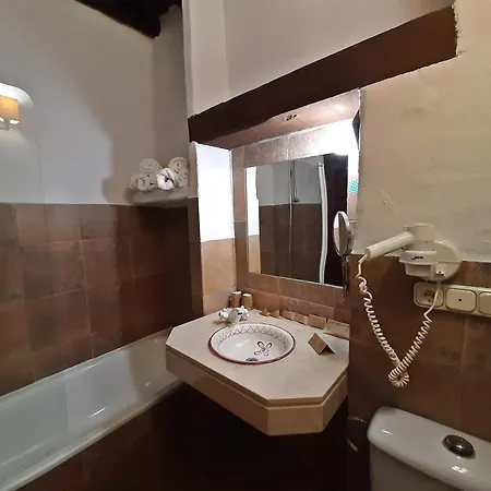 Romantic In With Shared Pool Apartment *