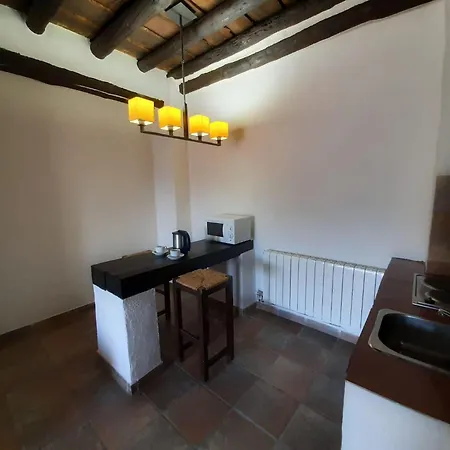 Romantic In With Shared Pool Apartment *