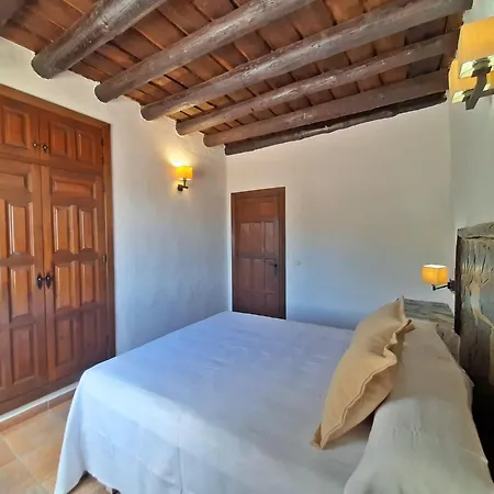 Romantic In With Shared Pool